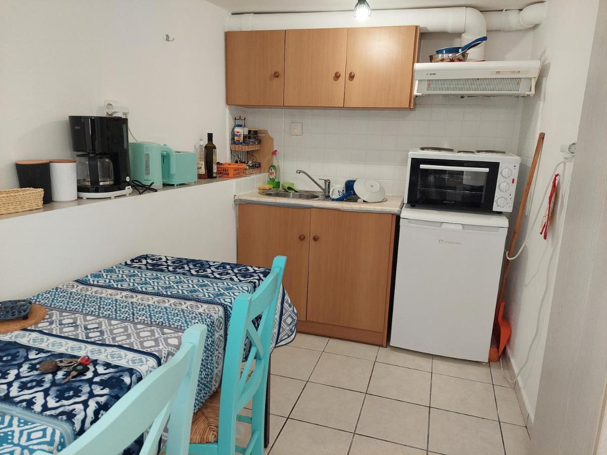 Artemis Ermoupoli Centre Appartement Pour Petit Budget Backpackers Bagian luar foto