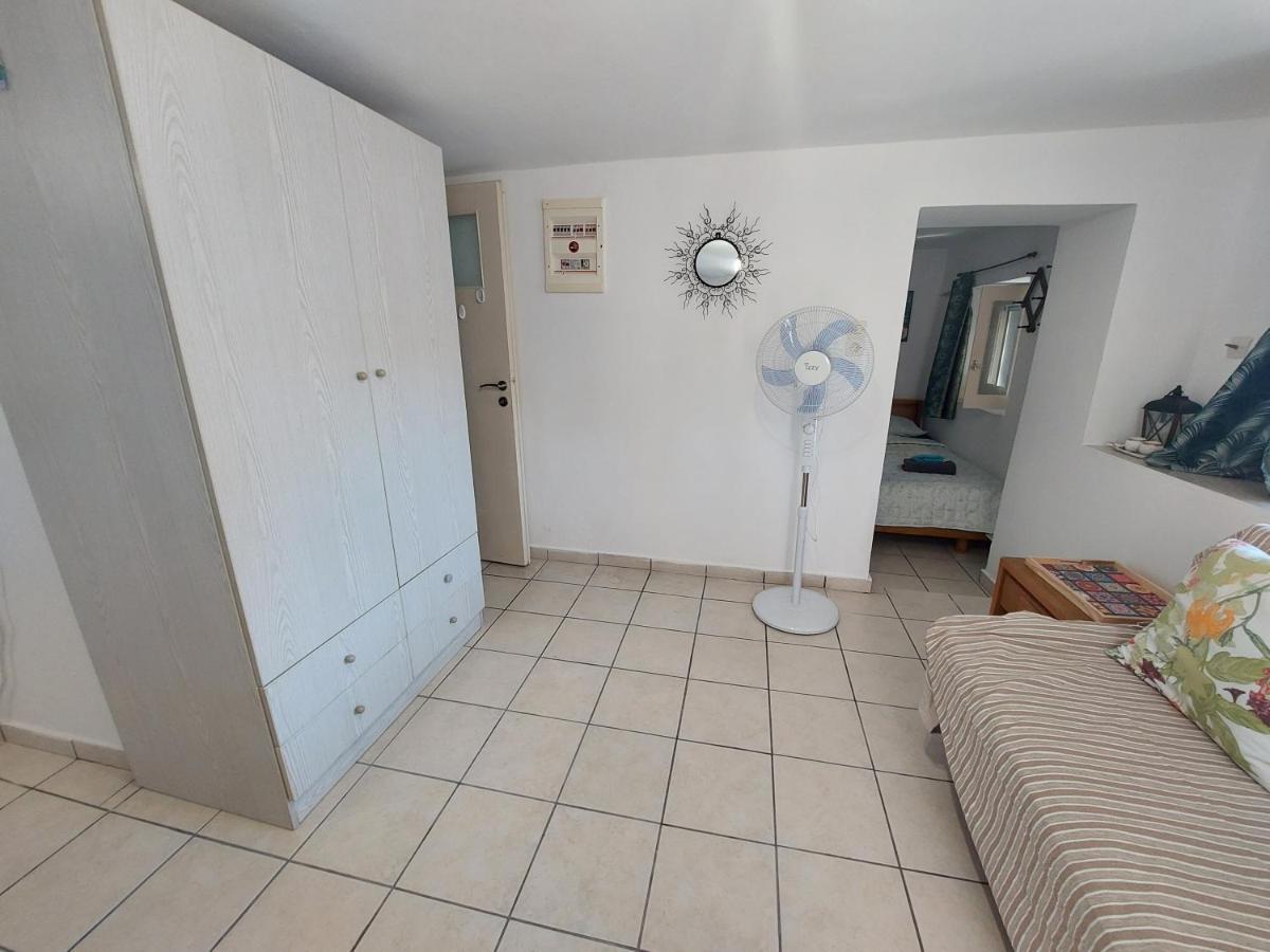 Artemis Ermoupoli Centre Appartement Pour Petit Budget Backpackers Bagian luar foto