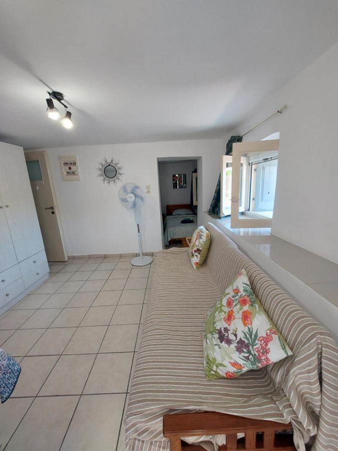 Artemis Ermoupoli Centre Appartement Pour Petit Budget Backpackers Bagian luar foto